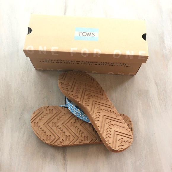 ✨TOMS FLIP FLOPS size 10 - Picture 4 of 4